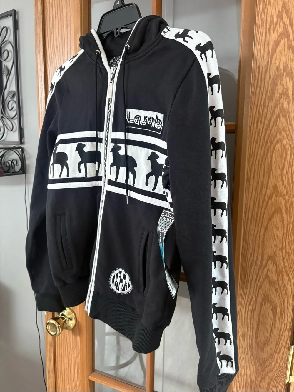 LAMB hoodie/jacket - Picture 6 of 8